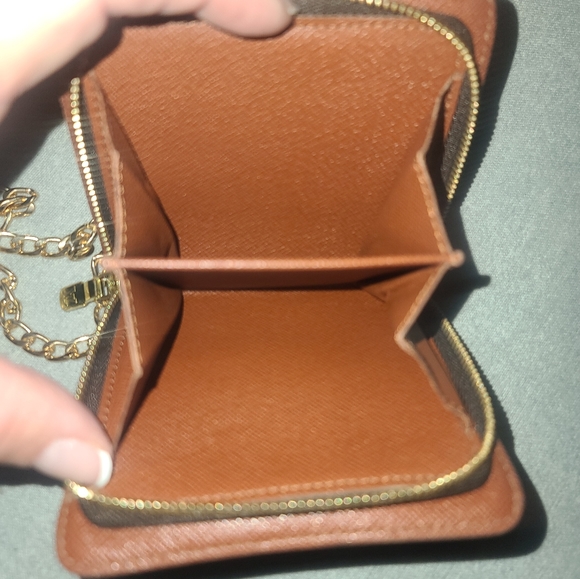 Louis-vuitton monogram wallet with chain - Picture 4 of 15